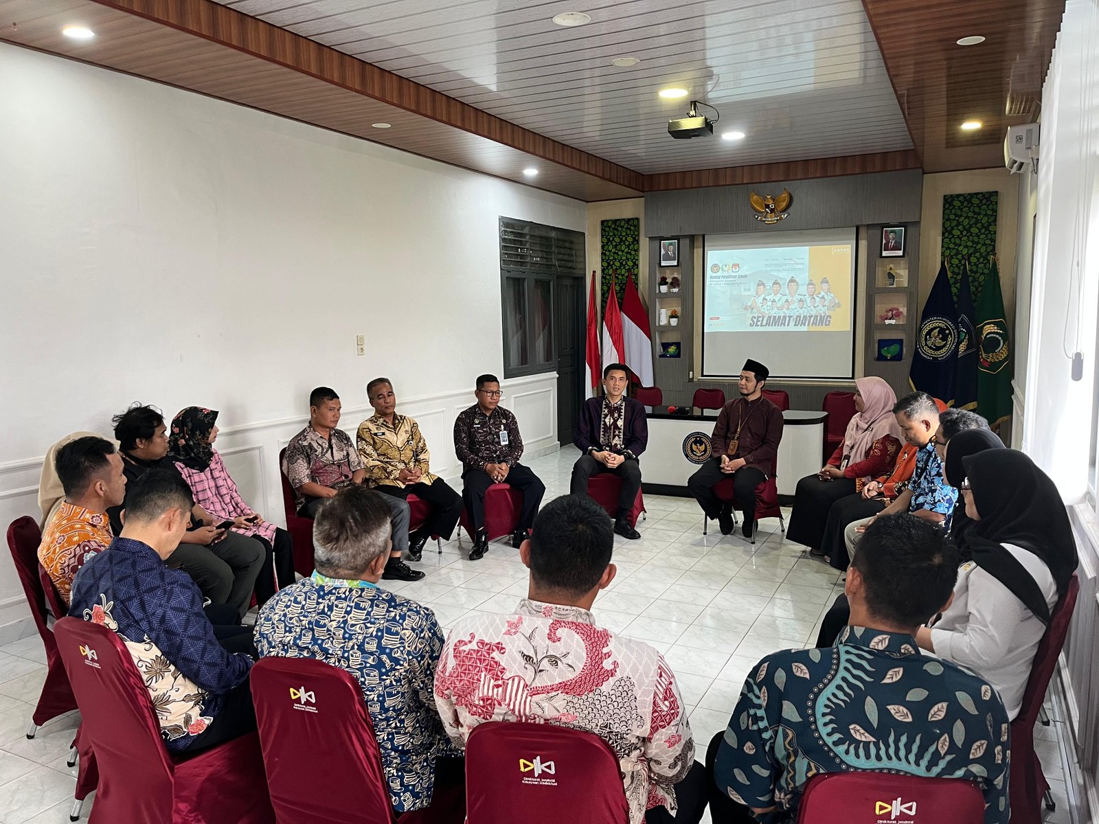 KPU dan Bawaslu Belitung Kunjungi Lapas Tanjungpandan, Sinkronkan Data Pemilih TPS Luar Biasa